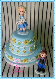 Torta infantil Frozen con Elsa Ana y Olaf en porcelana fría Con